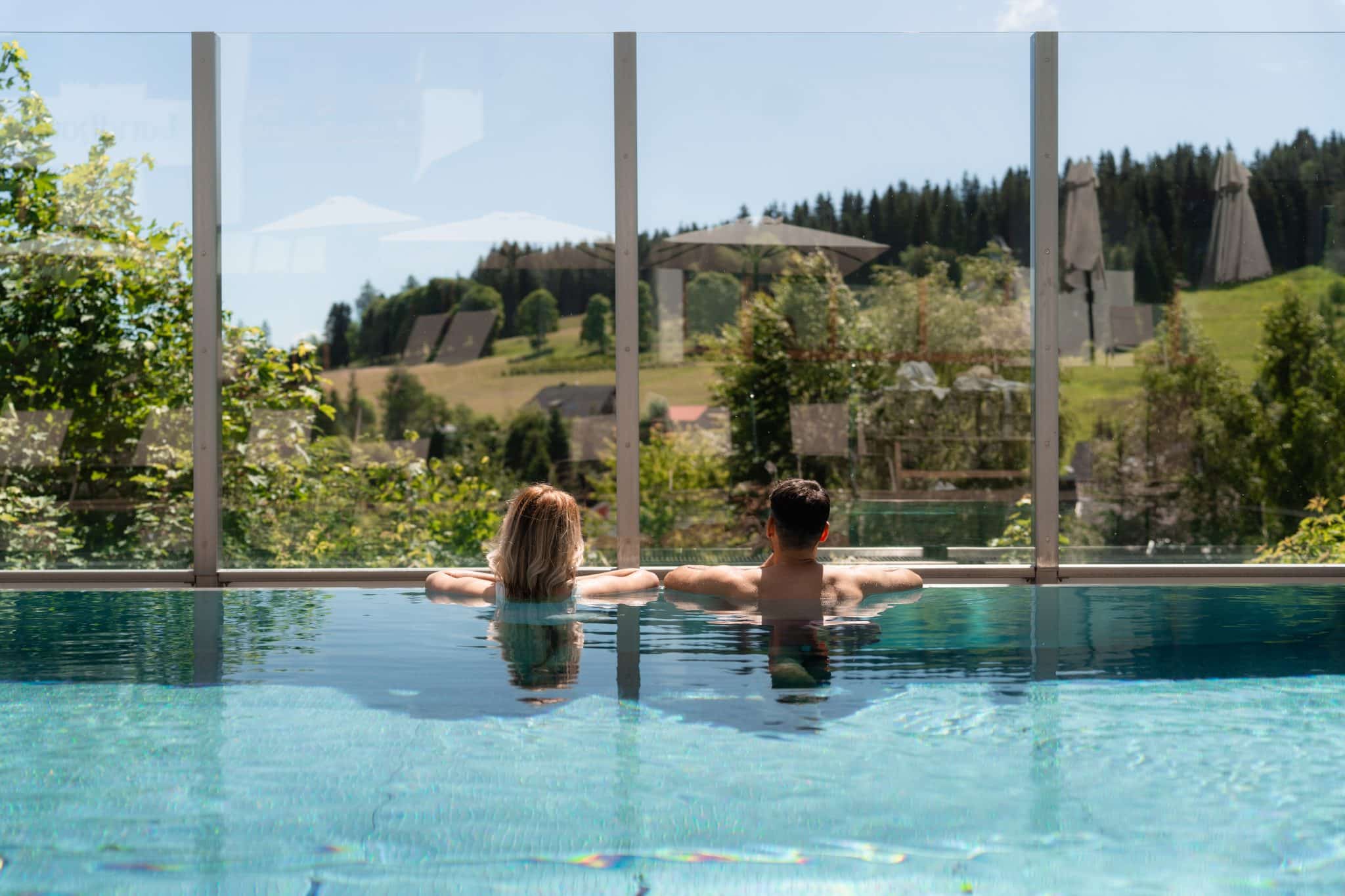 außenpool-hotel-schwarzwald